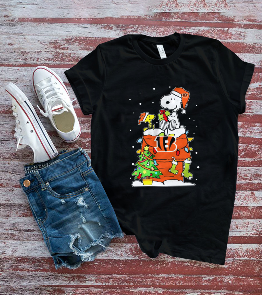 Snoopy Woodstock Cincinnati Bengals Christmas T-Shirt