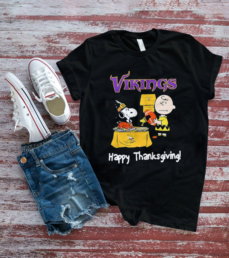 Peanuts Minnesota Vikings NFL Football Snoopy Charlie Brown Happy Thanksgiving T-Shirt