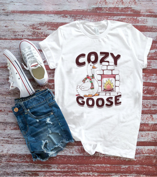 COZY GOOSE CHRISTMAS FIREPLACE SCARF T-Shirt