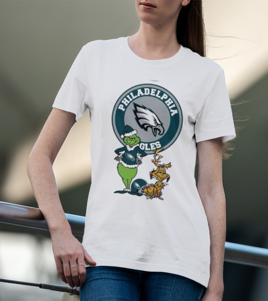 Grinch And Max Philadelphia Eagles Merry Christmas T-Shirt