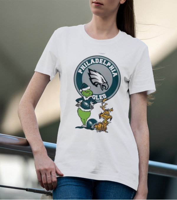Grinch And Max Philadelphia Eagles Merry Christmas T-Shirt