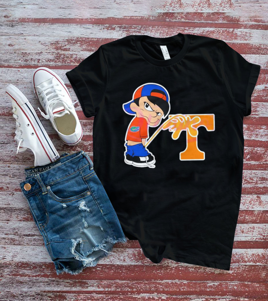 Funny Boy Florida Gators Peeing On Tennessee Volunteers T-Shirt