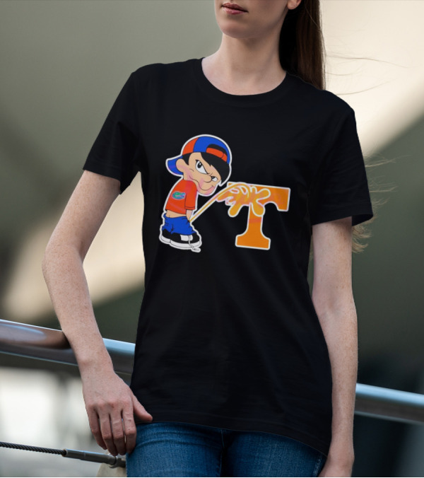 Funny Boy Florida Gators Peeing On Tennessee Volunteers T-Shirt