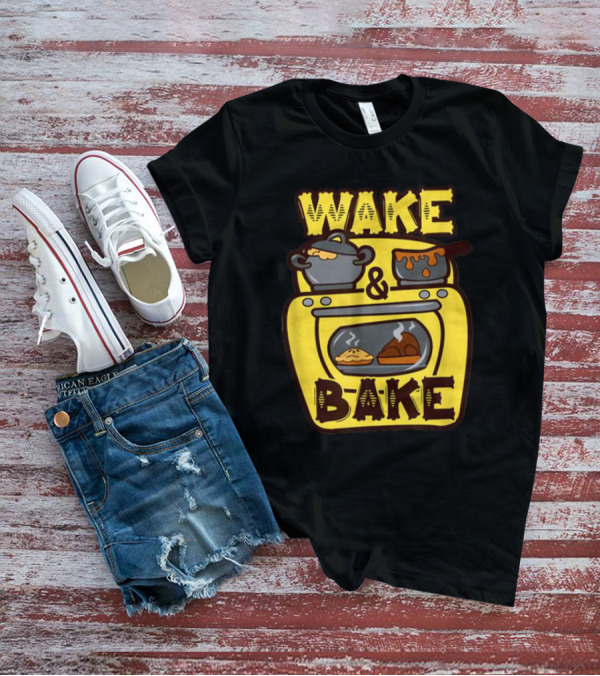 Wake Bake Thanksgiving Turkey Feast Meal Dinner Chef Funny Cooking T-Shirt