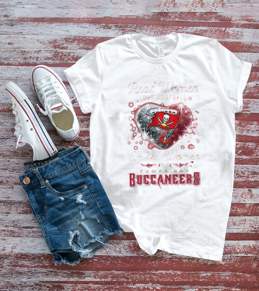 Real Women Love Football Smart Women Love The Tampa Bay Buccaneers Heart T-Shirt