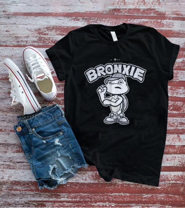 New York Yankees Bronxie The Turtle Mascot With Cap And Sneakers T-Shirt