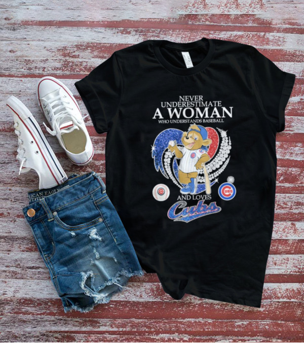 Never Underestimate A Woman Who Understands Baseball And Loves Cubs Chicago Mascot Clark Diamond Heart T-Shirt