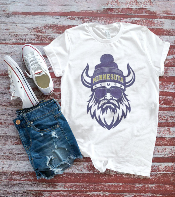 Minnesota Viking Beanie And Sunglasses Football Fan Icon T-Shirt