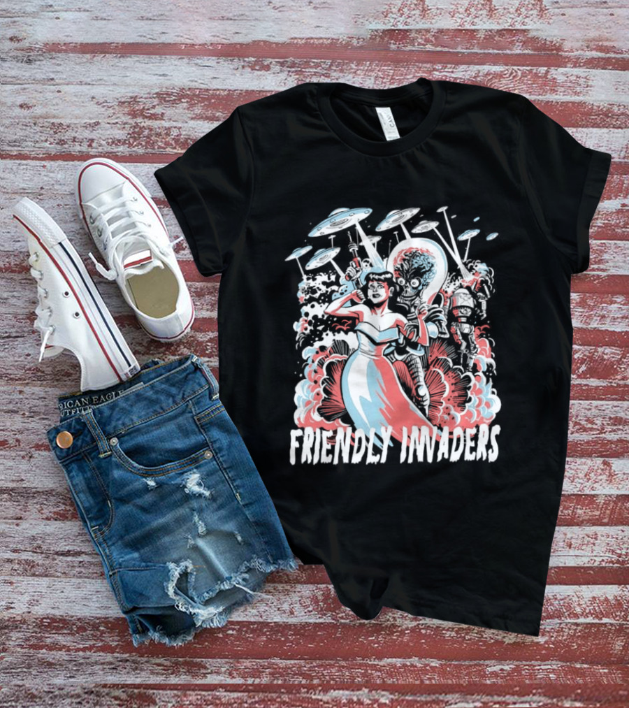 Friendly Invaders Retro UFO Invasion Art With Vintage Sci Fi T-Shirt
