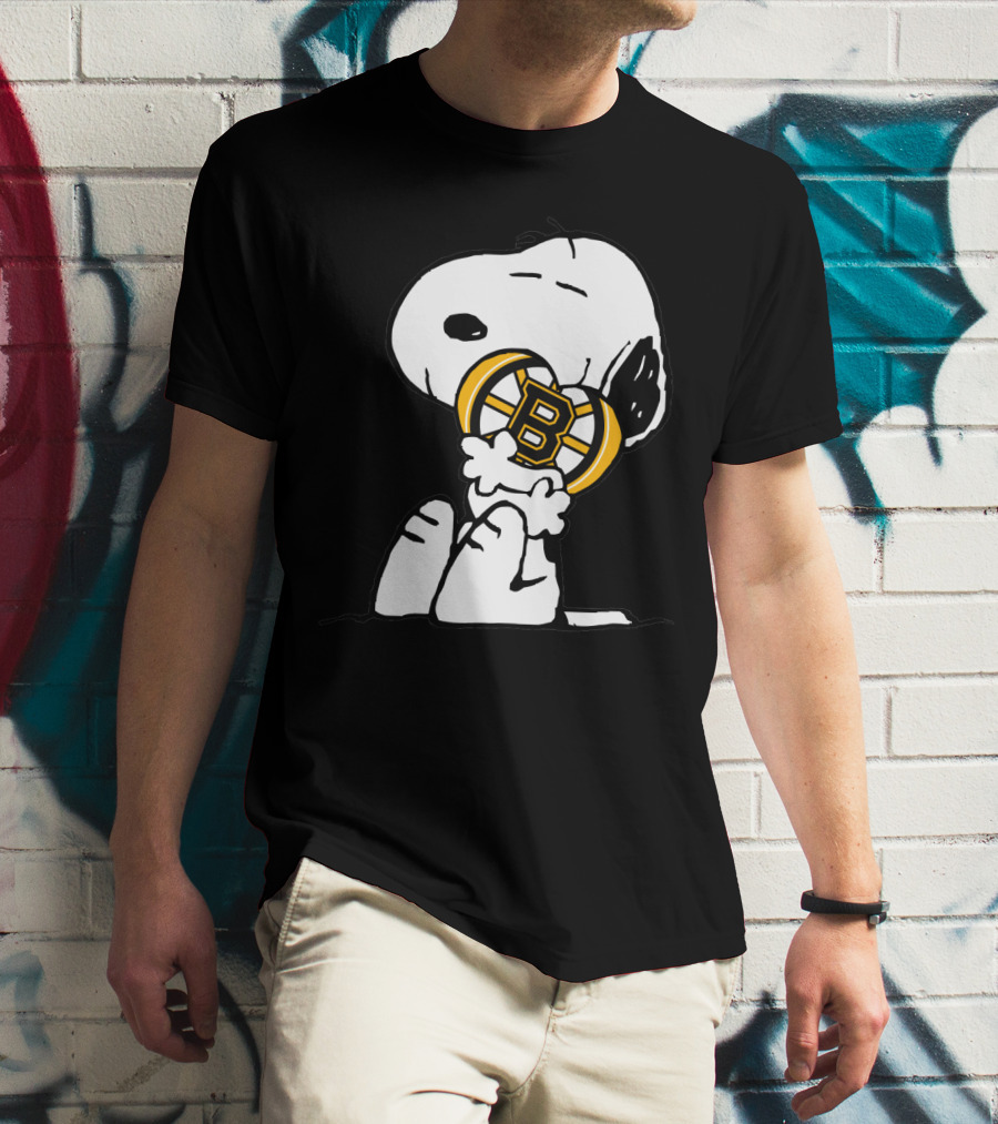 Snoopy Hugging Boston Bruins T-Shirt