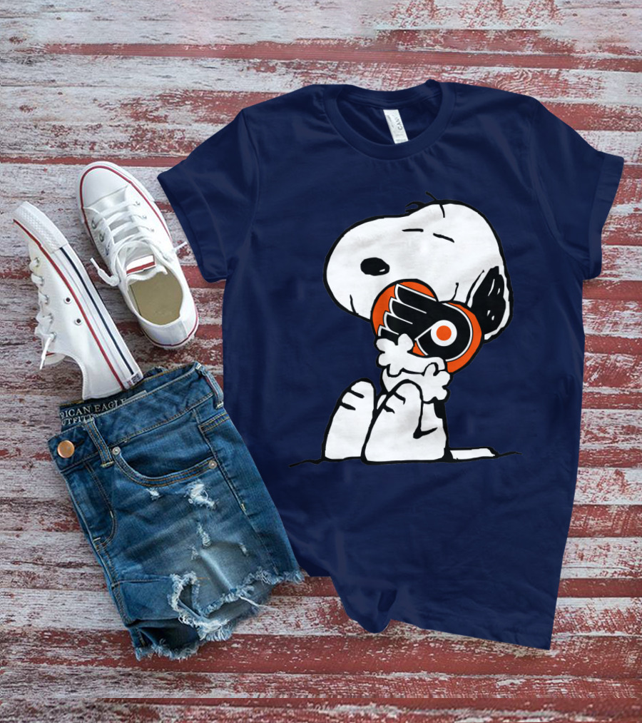Snoopy Holding Philadelphia Flyers T-Shirt
