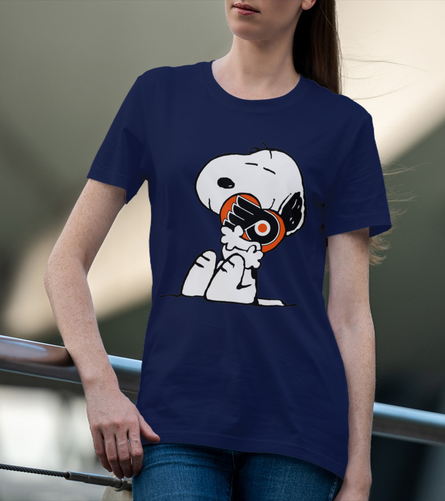 Snoopy Holding Philadelphia Flyers T-Shirt
