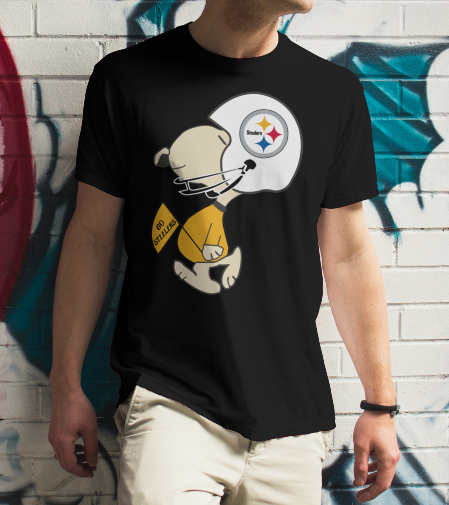 Snoopy Go Steelers Pittsburgh Steelers Football Helmet T-Shirt