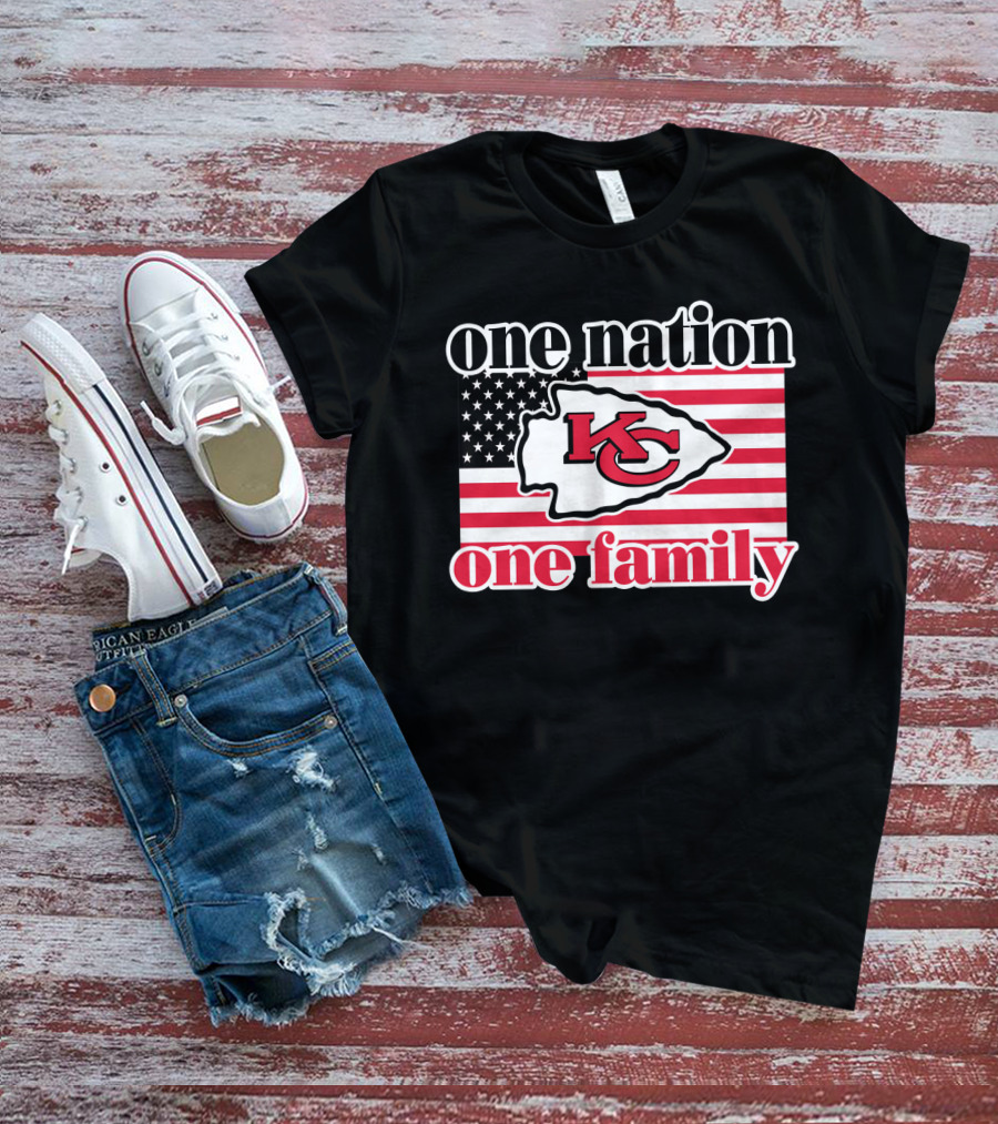 One Nation One Family Kansas City Chiefs Usa Flag T-Shirt