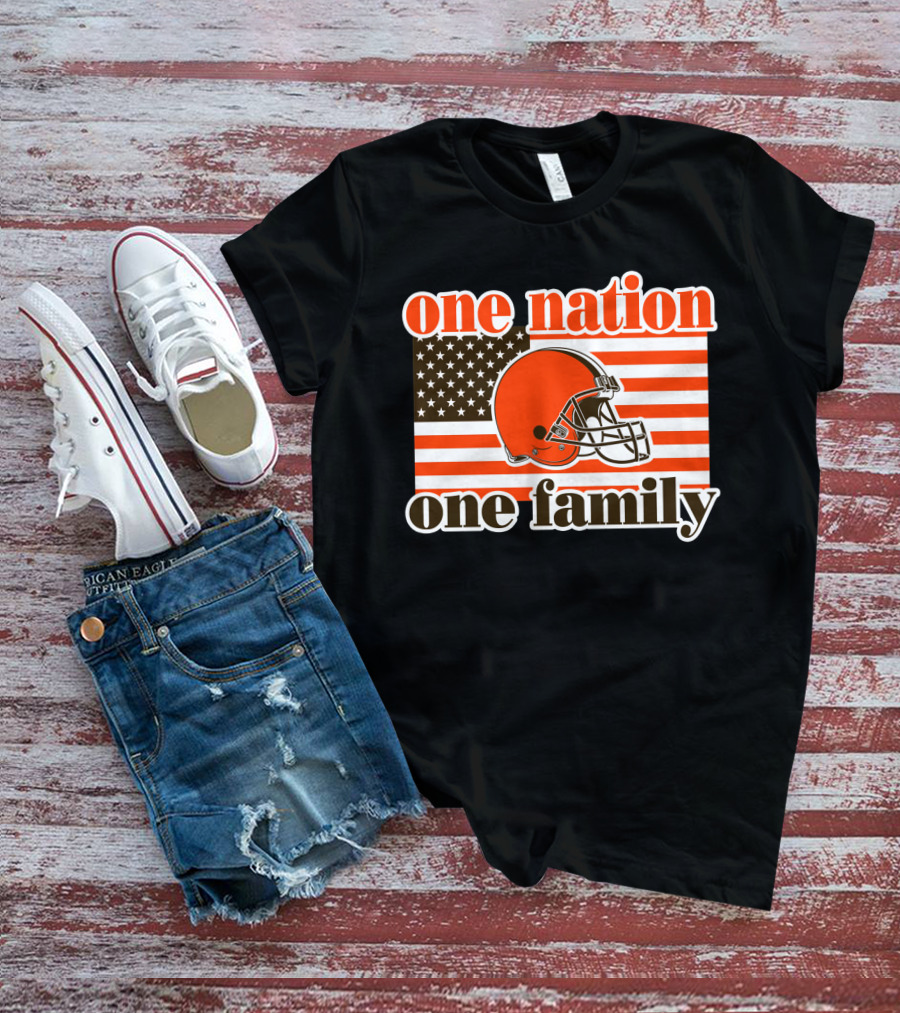 One Nation One Family Cleveland Browns Helmet Flag T-Shirt