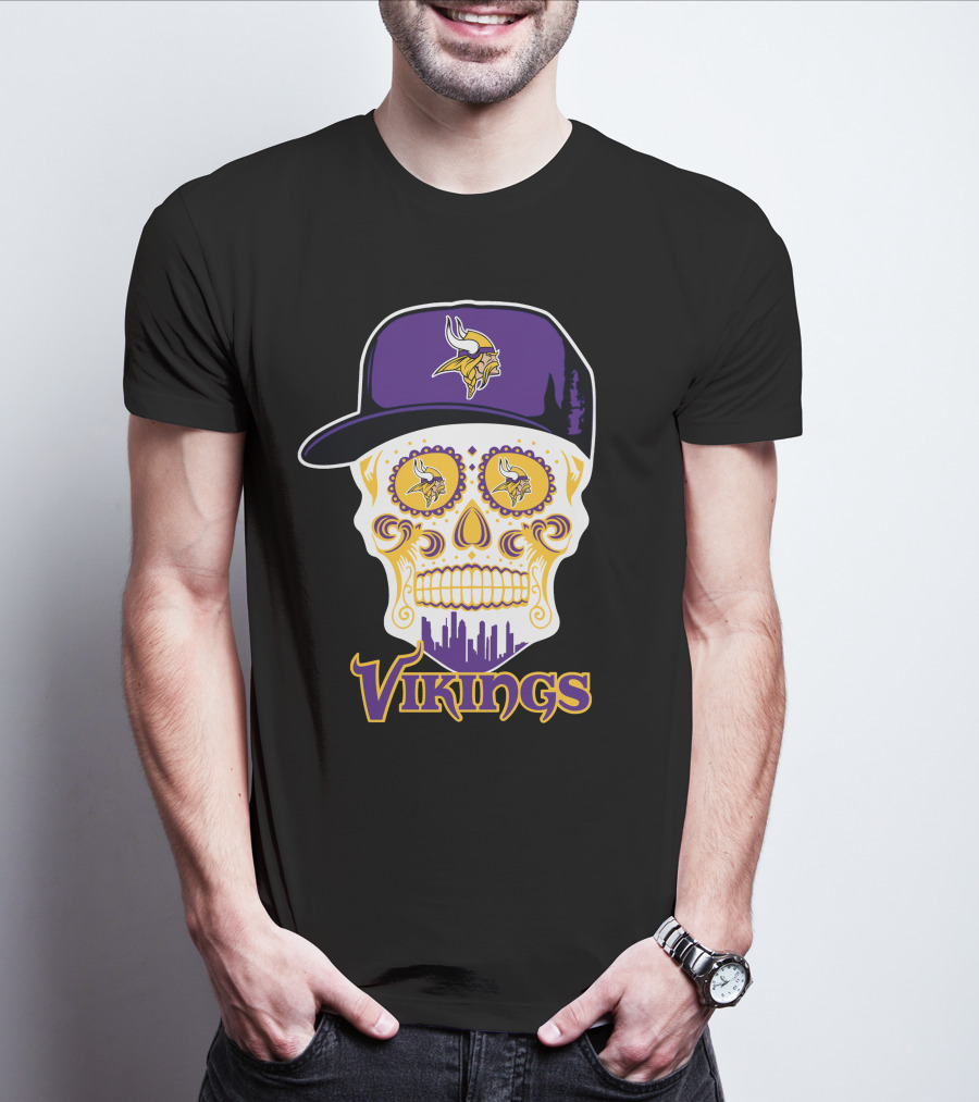 Minnesota Vikings Skull With Purple Hat And City Skyline T-Shirt