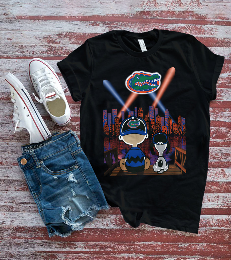 Florida Gators Cityscape At Night With Mascot And Skyline T-Shirt