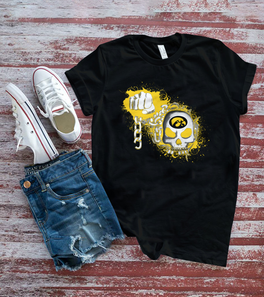 Iowa Hawkeyes Skull And Chain T-Shirt