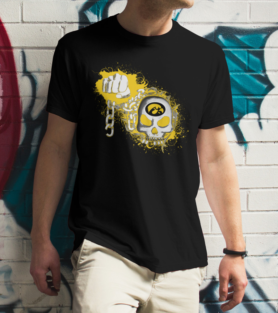Iowa Hawkeyes Skull And Chain T-Shirt