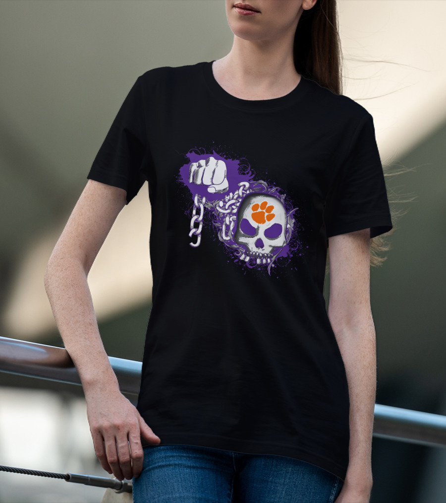 Clemson Tigers Skull And Chains With Paw Print T-Shirt