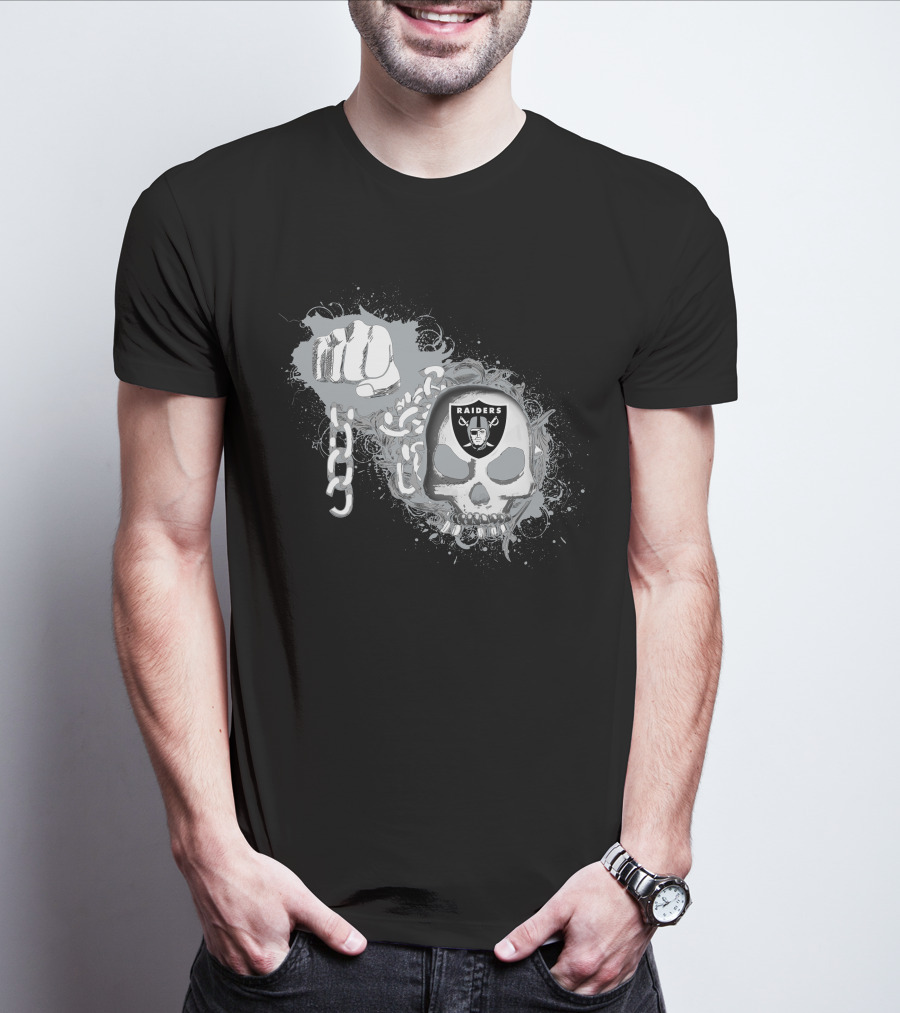 Las Vegas Raiders Skull And Fist Graphic With Chains T-Shirt