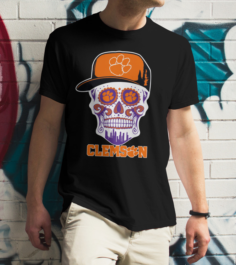 Clemson Tigers Skull With Orange Paw Hat And Cityscape Details T-Shirt