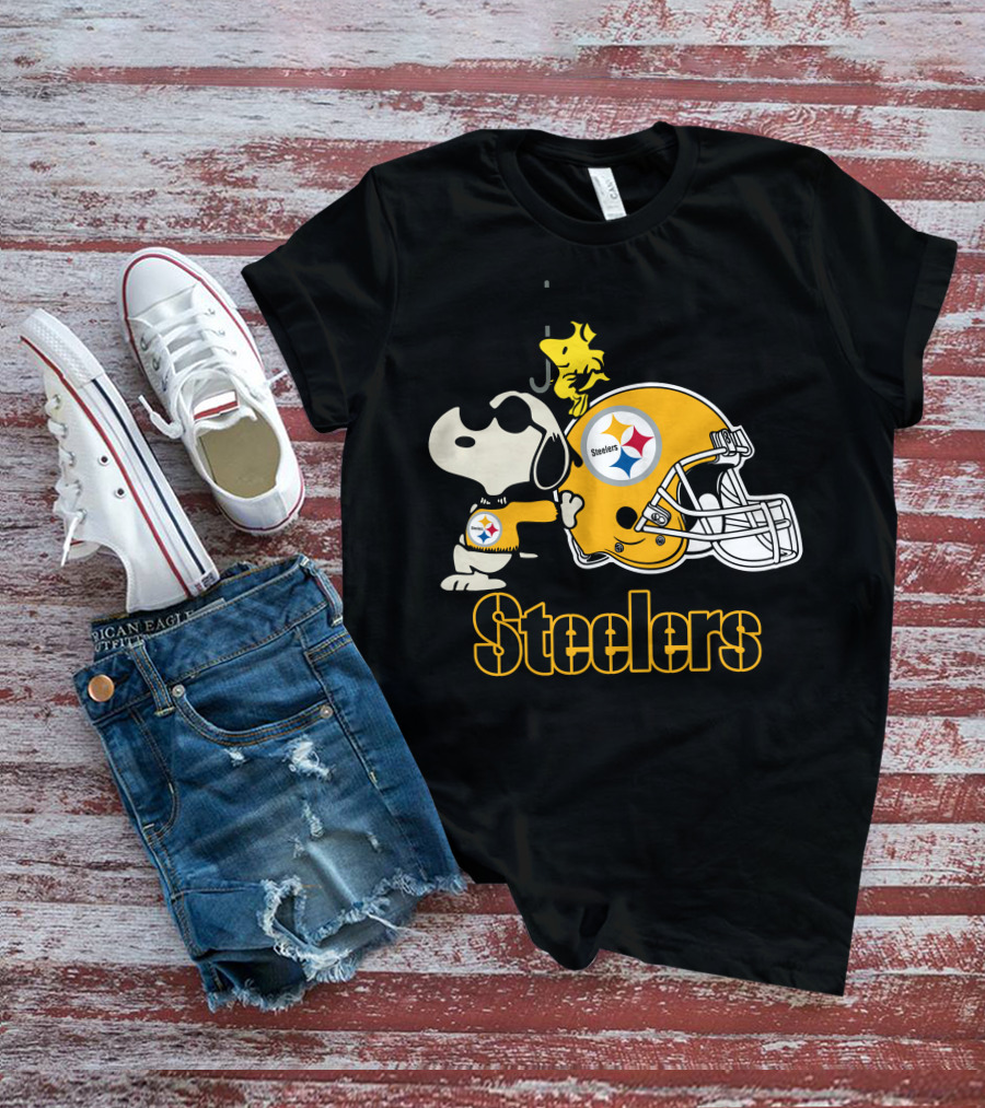 Snoopy And Woodstock With Pittsburgh Steelers Helmet T-Shirt