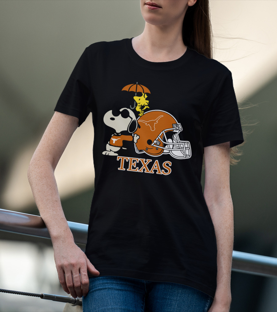 Texas Longhorns Snoopy Woodstock Football Helmet T-Shirt