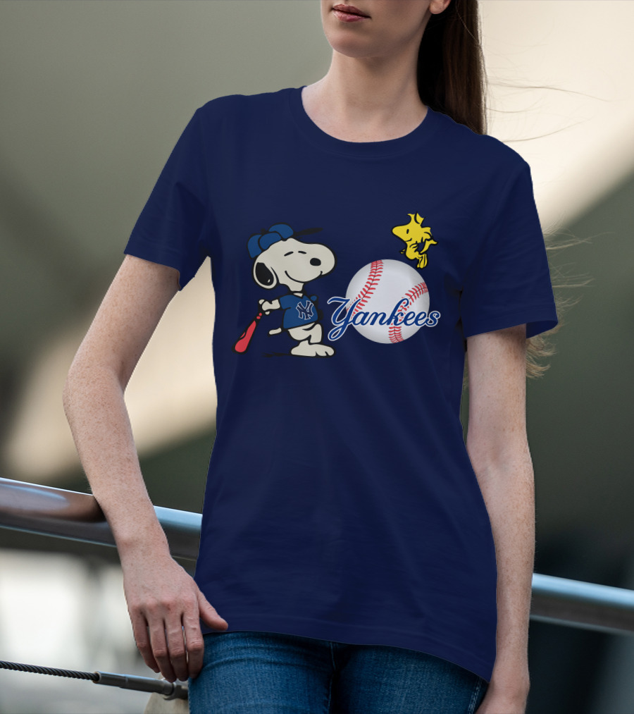 Yankees Snoopy Baseball Woodstock Swing Vintage New York Sports T-Shirt