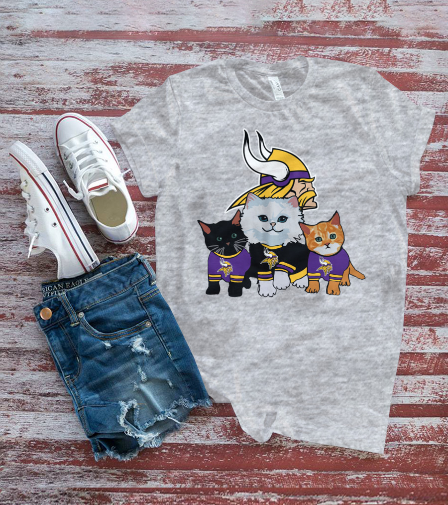 Minnesota Vikings Cats In Purple Jerseys With Viking Helmet T-Shirt