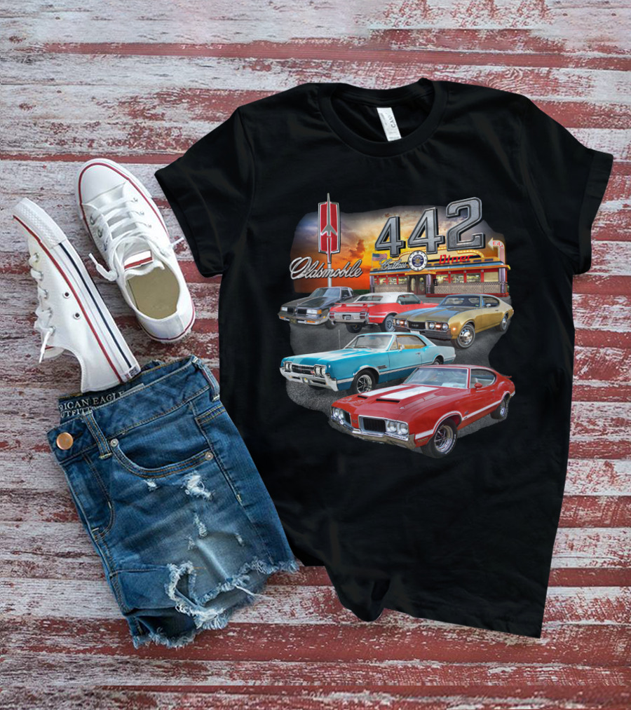 Oldsmobile 442 Classic Cars At The Diner T-Shirt