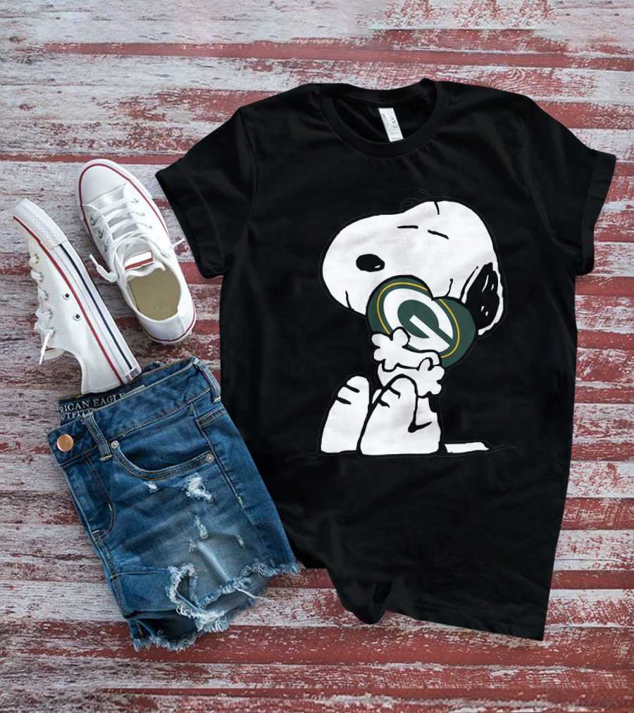 Snoopy Hugging Green Bay Packers T-Shirt