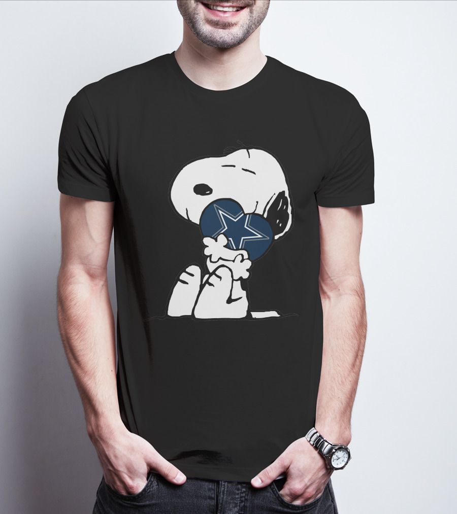 Snoopy Holding Dallas Cowboys Heart T-Shirt