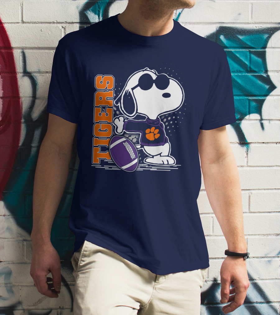 Tigers Snoopy Clemson Football Paw Print T-Shirt