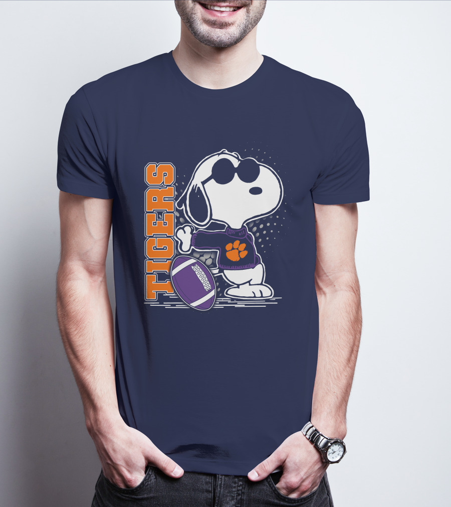 Tigers Snoopy Clemson Football Paw Print T-Shirt