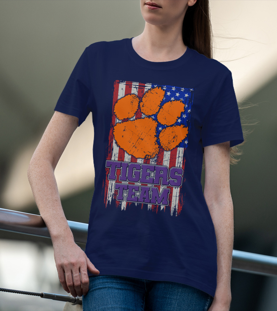 Clemson Tigers Team American Flag Paw Print T-Shirt