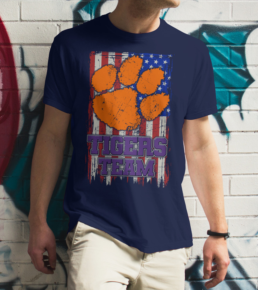 Clemson Tigers Team American Flag Paw Print T-Shirt