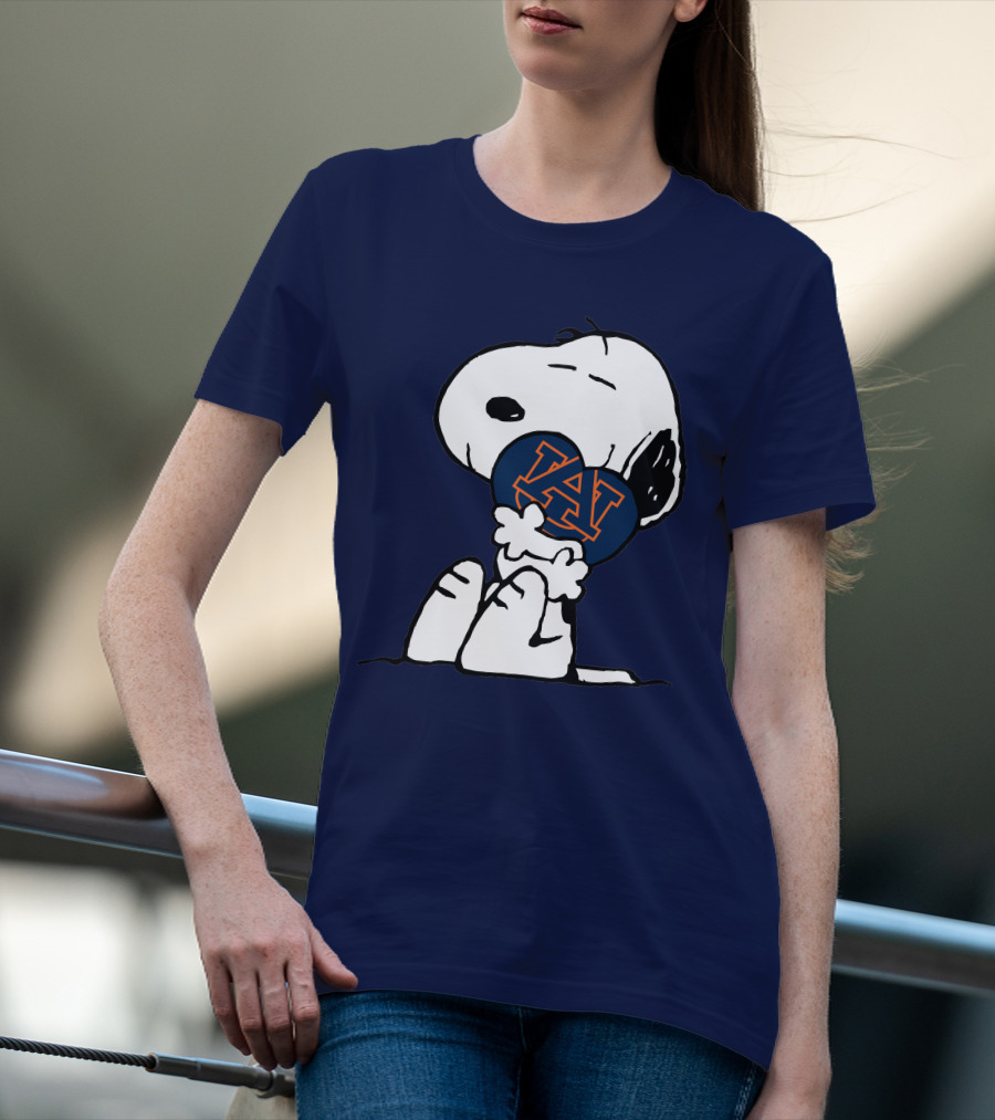 Auburn Tigers Snoopy Hugging Au T-Shirt