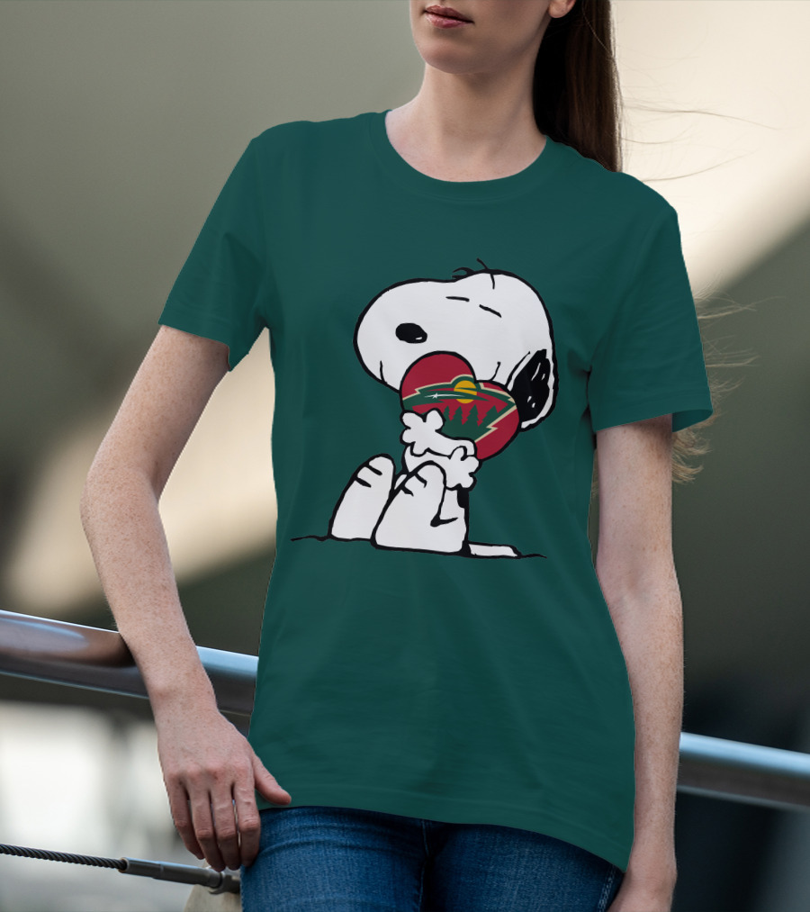 Snoopy Holding Minnesota Wild Heart T-Shirt