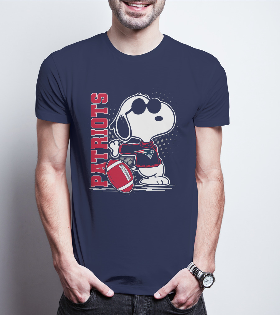 Patriots New England Football Snoopy T-Shirt