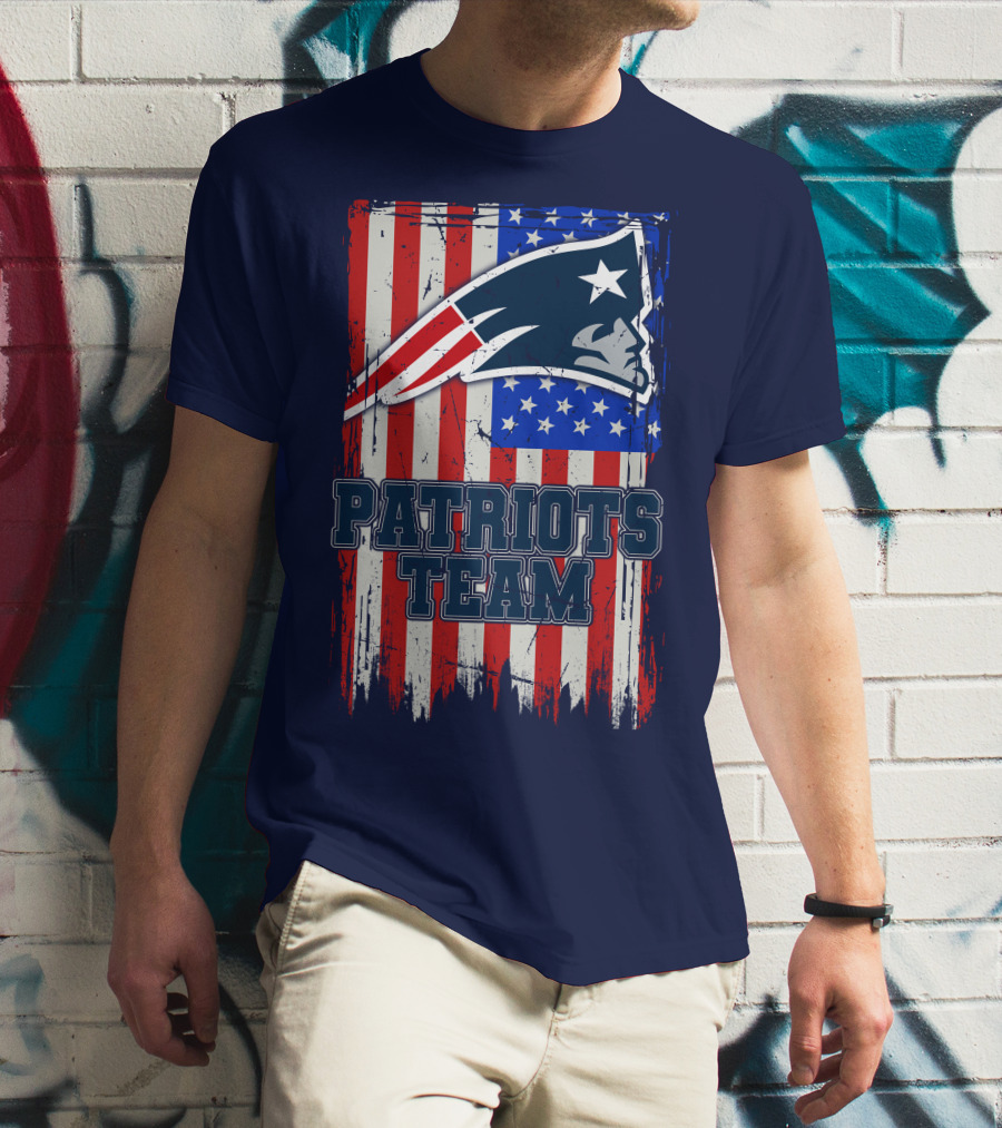 New England Patriots Team Logo With American Flag T-Shirt