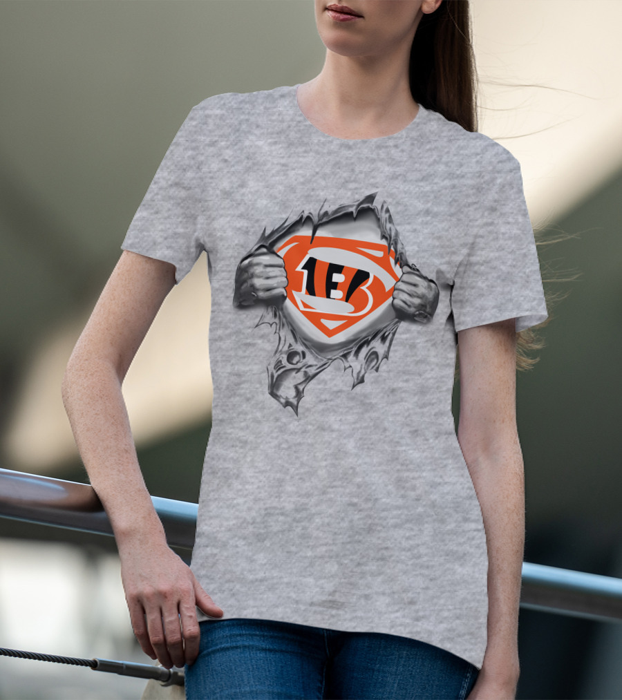 Cincinnati Bengals Super Logo Emblem Tear T-Shirt