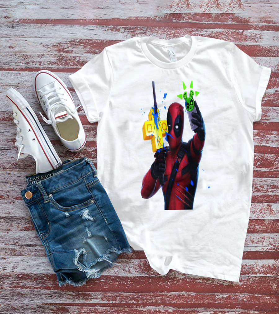 Deadpool Videogame Gamer Selfie With Iconic Controller And Green Bomb Symbols T-Shirt