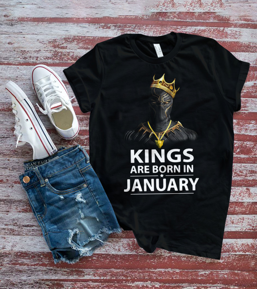 Kings Are Born In January Black Panther With Crown And Necklace T-Shirt