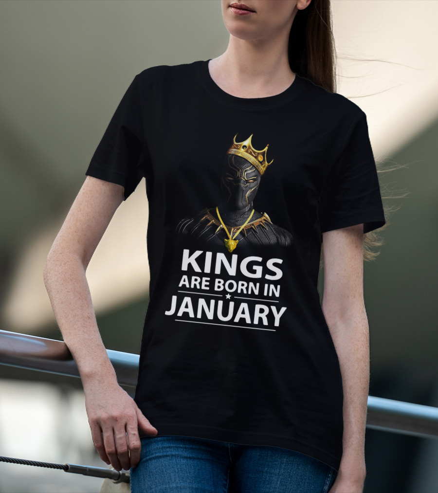 Kings Are Born In January Black Panther With Crown And Necklace T-Shirt