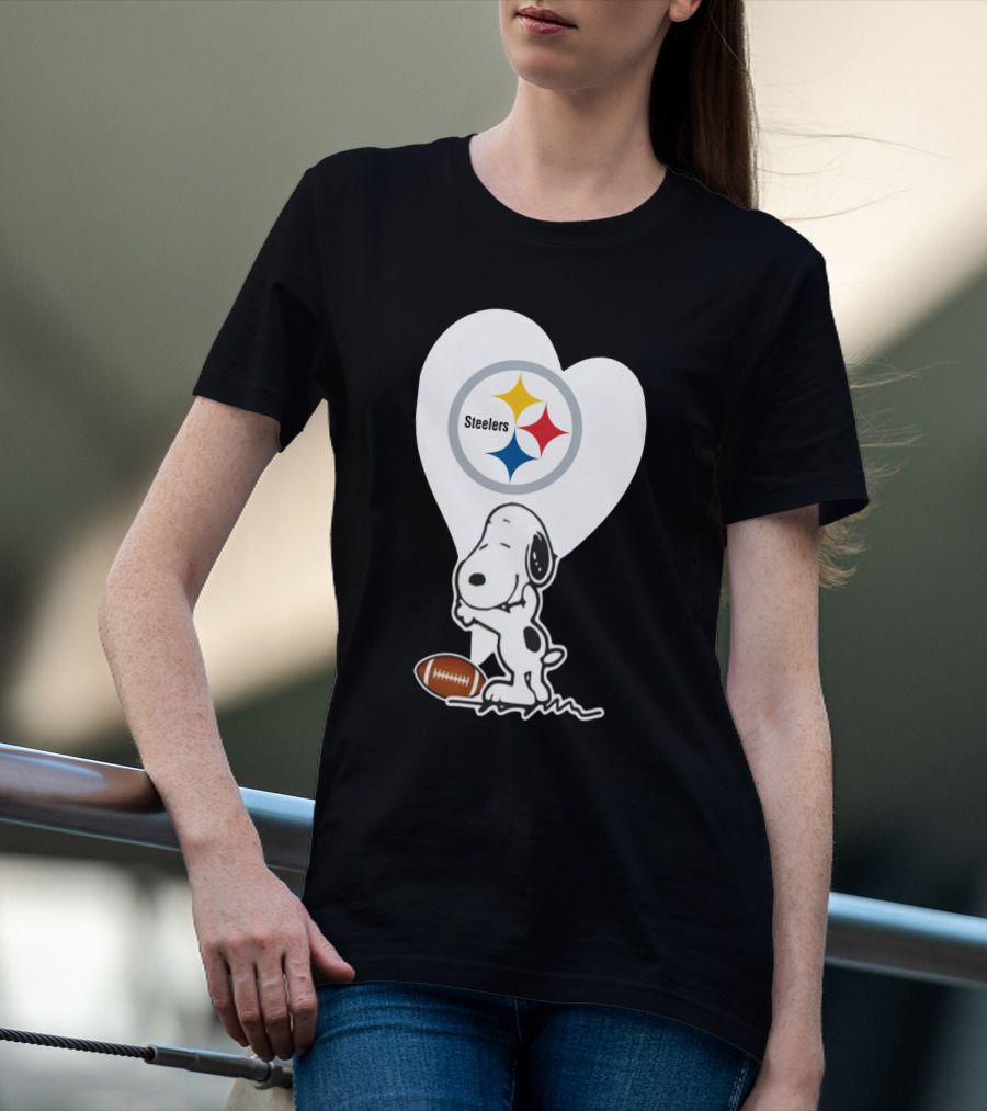 Pittsburgh Steelers Snoopy Heart And Football T-Shirt