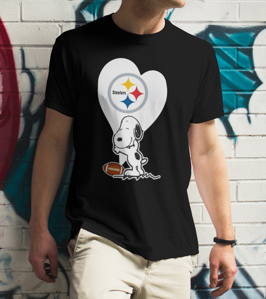 Pittsburgh Steelers Snoopy Heart And Football T-Shirt