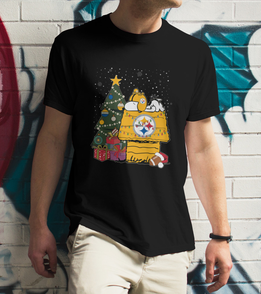 Pittsburgh Steelers Christmas Snoopy Doghouse Festive Holiday Scene T-Shirt