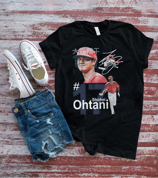Shohei Ohtani Dynamic #17 Action Poses And Japanese Text T-Shirt