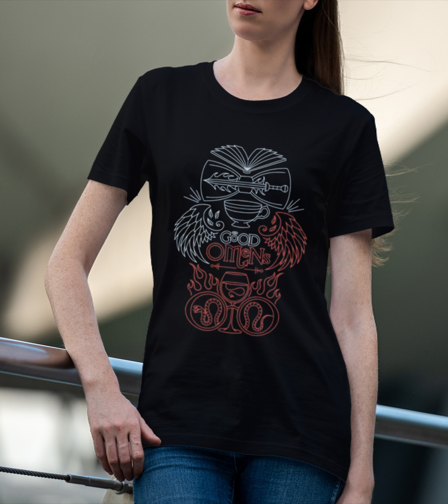 Autistjcgraham Good Omens Blu E Rossi Emblemi Doppio Angelo Spade E Serpenti Caduceo Maglietta T-Shirt